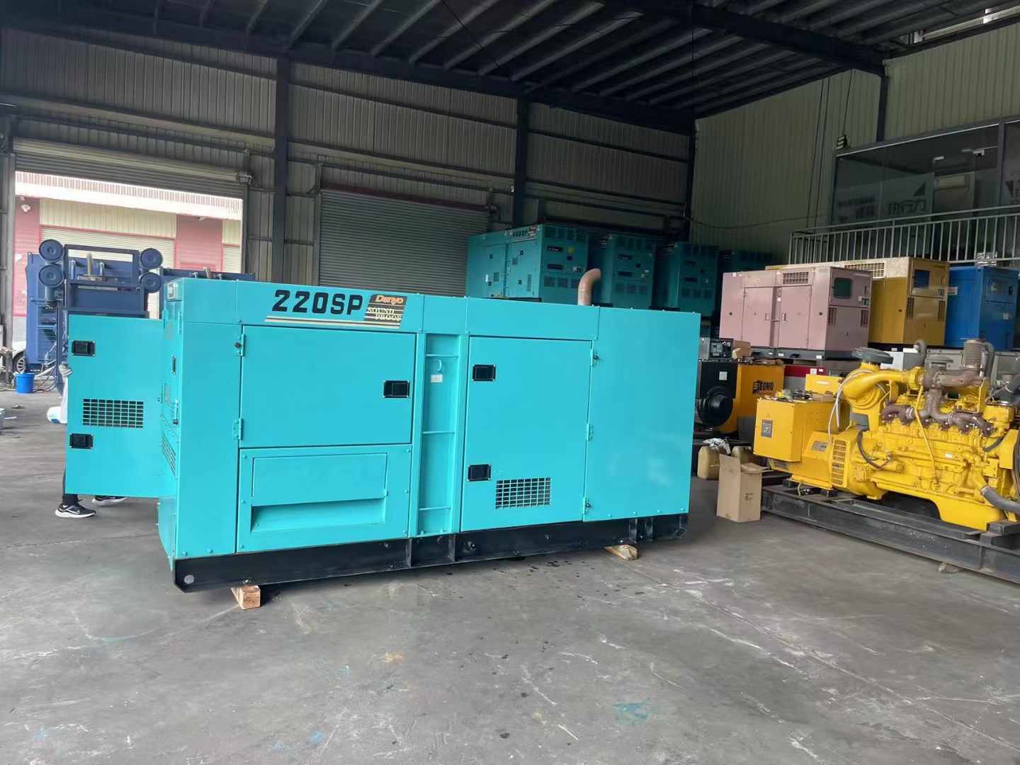 达拉特800kW 柴油发电机的输出电流波动范围是多少？